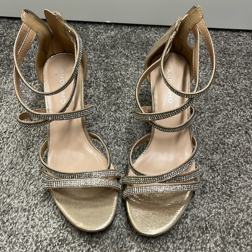 Andiamo size 8.5 gold and rhinestone heels